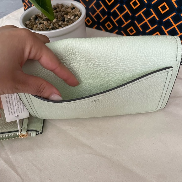New✨authentic tory burch thea flat tory burch croasbody  (mint green color) - Picture 14 of 16